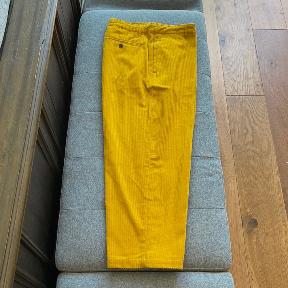 UO Capris, Mustard corduroy, Womens size 32